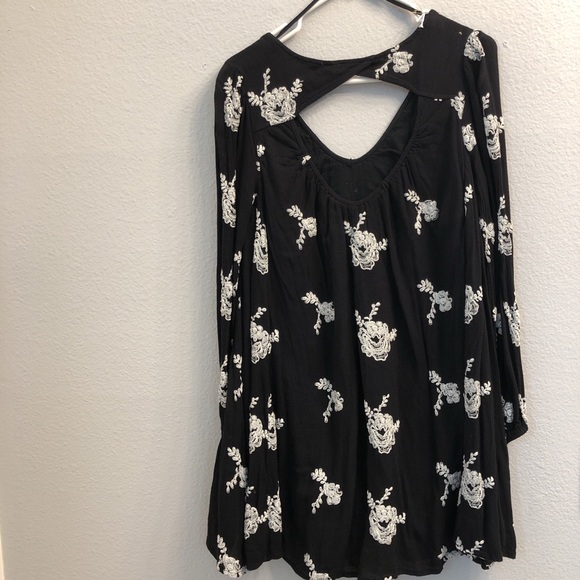 Embroidered Free People dress - Picture 2 of 2